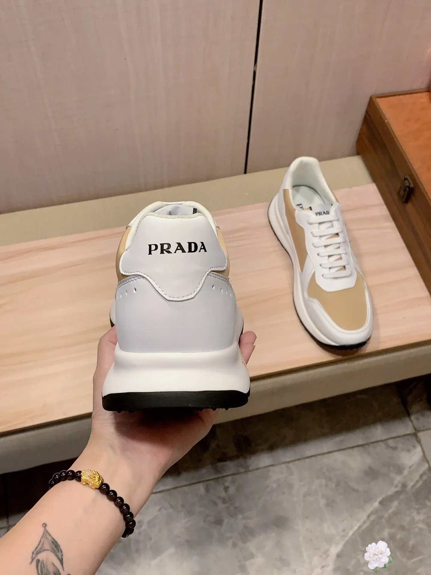 Men's men's shoes💰460💰💰🎩🎩[Lightning][Lightning] "PRADA*" The latest and most popular casual shoes, top brand [seduce] luxury ~ purchasing agency, top ~ quality. [Strong] The upper is made of imported breathable cowhide with material ➕ breathable sheepskin feet (•) and fine workmanship. The original stylish and stylish soft rubber wear-resistant and non-slip outsole is light and comfortable on the feet. The real thing looks better when photographed in person. 0121: code: 38-44, 4️⃣ colors selected